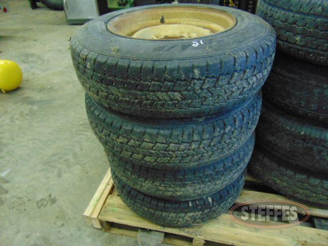 (4) R16.5 tires on 8-hole rims,_1.jpg